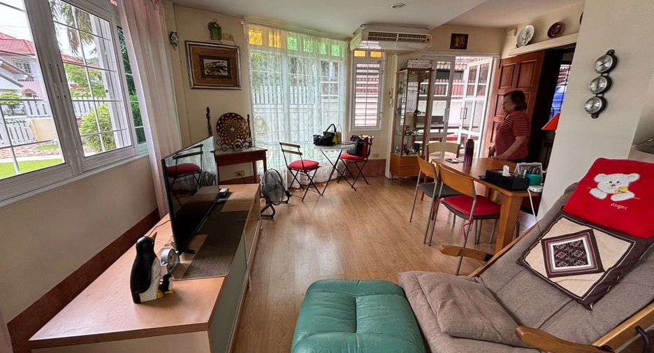 For rent 3 bedrooms house in Si Racha, Chonburi