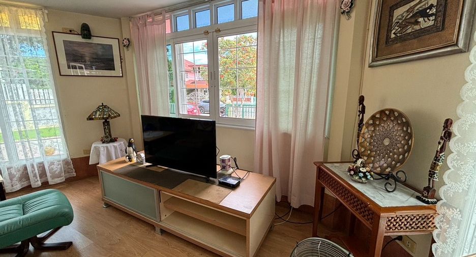 For rent 3 bedrooms house in Si Racha, Chonburi