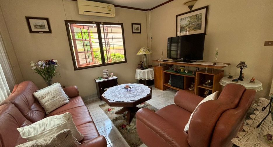 For rent 3 bedrooms house in Si Racha, Chonburi