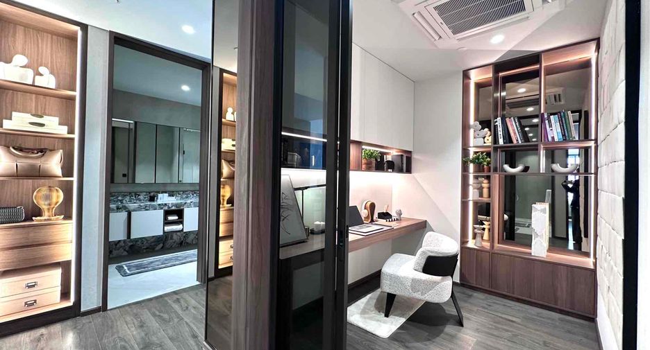 For sale 2 bedrooms condo in Sathon, Bangkok