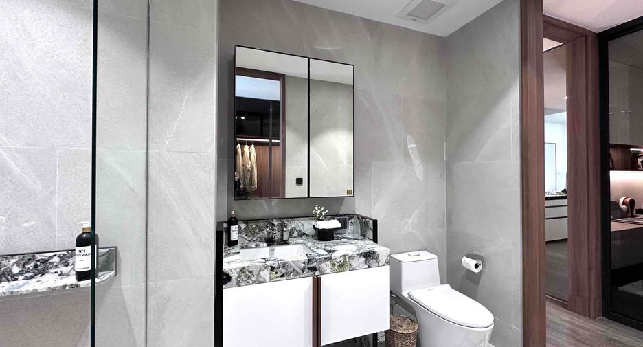 For sale 2 bedrooms condo in Sathon, Bangkok