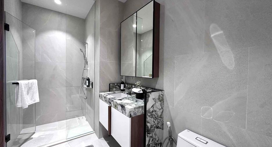 For sale 2 bedrooms condo in Sathon, Bangkok