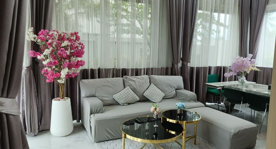 For rent and for sale 4 bedrooms villa in Bang Lamung, Chonburi