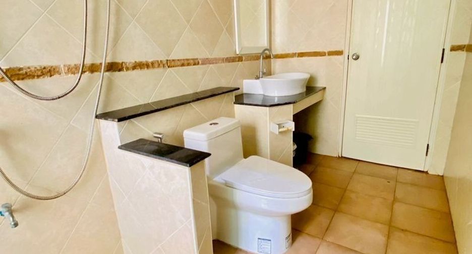 Haus zur Miete und zum Kauf mit 3 Zimmer in Mueang Chon Buri, Chonburi