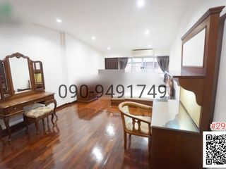 Casa adosada en alquiler de 4 habitaciones en Din Daeng, Bangkok