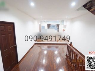 Casa adosada en alquiler de 4 habitaciones en Din Daeng, Bangkok