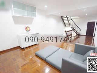 Casa adosada en alquiler de 4 habitaciones en Din Daeng, Bangkok