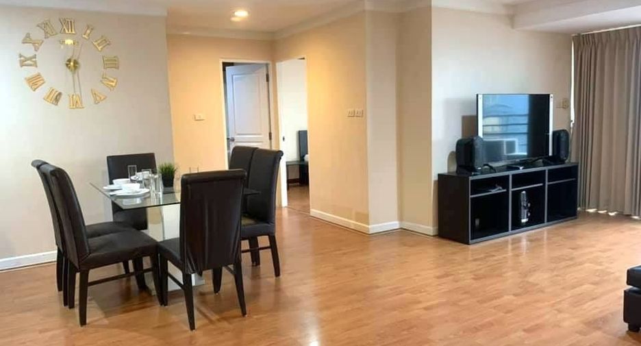 Condo en alquiler de 3 habitaciones en Khlong Toei, Bangkok
