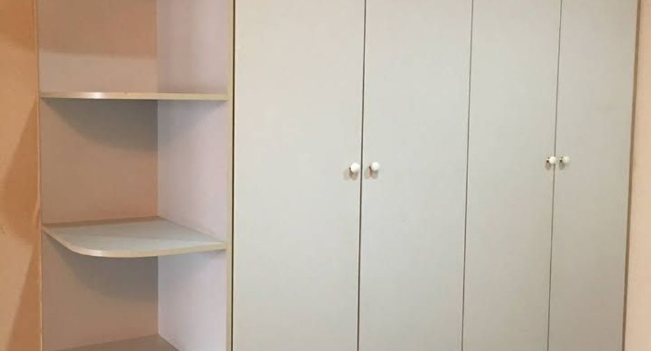 Condo en alquiler de 3 habitaciones en Khlong Toei, Bangkok