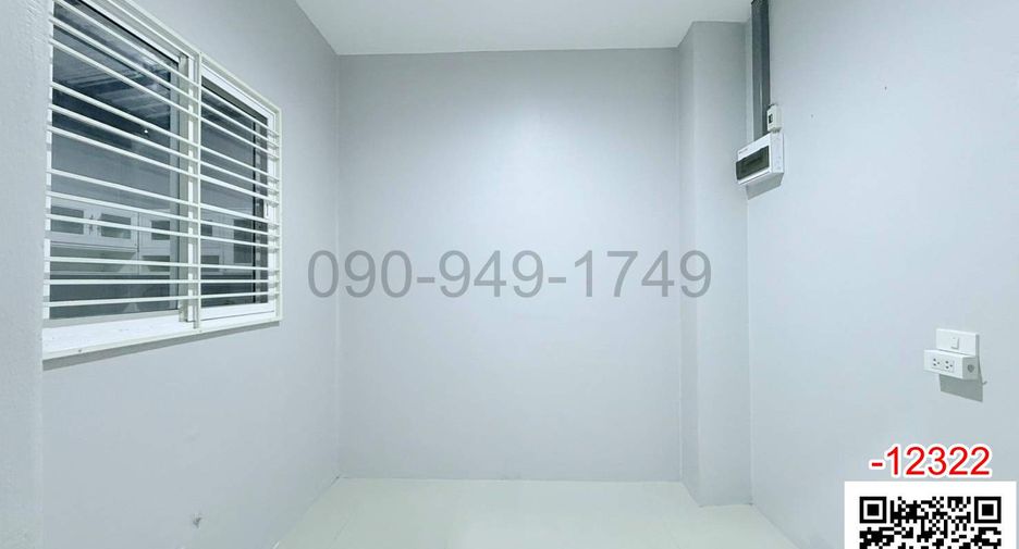 For rent 3 bedrooms townhouse in Prawet, Bangkok