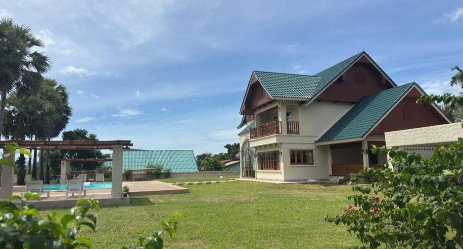 For rent and for sale 5 bedrooms villa in Mueang Phuket, Phuket