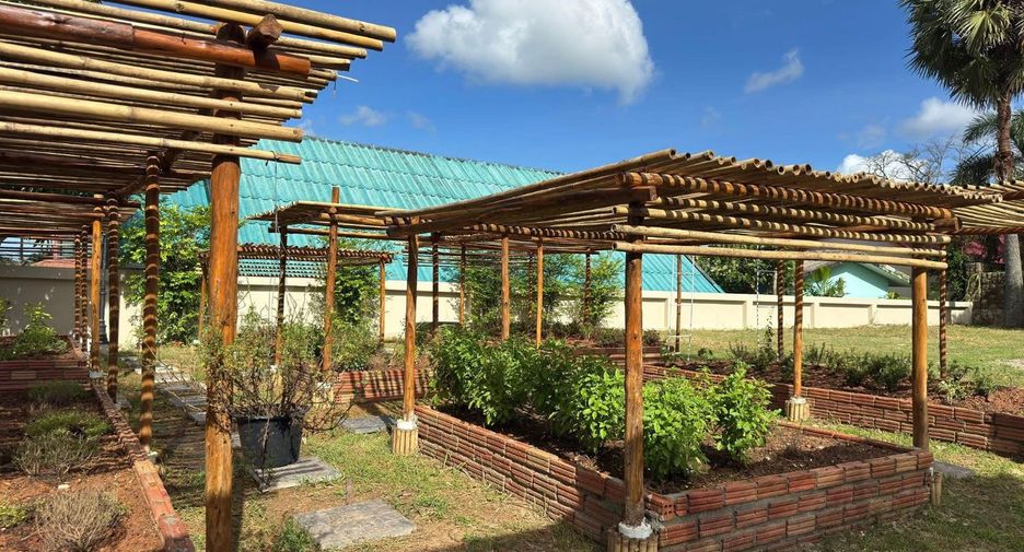 For rent and for sale 5 bedrooms villa in Mueang Phuket, Phuket