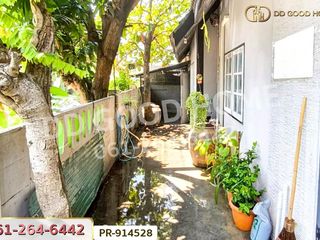 À vendre 2 chambres maison de ville à Sam Phran, Nakhon Pathom