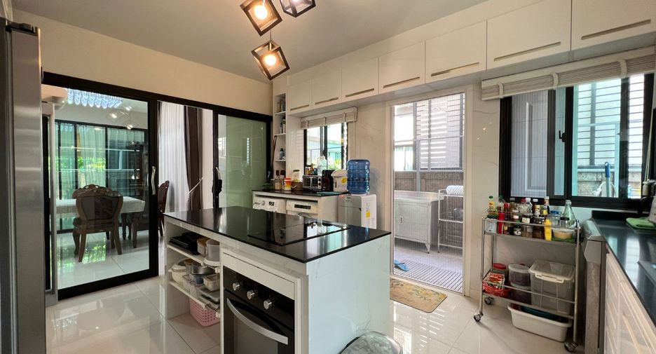 For sale 4 bed house in Pak Kret, Nonthaburi
