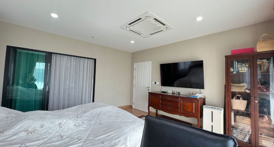 For sale 4 bed house in Pak Kret, Nonthaburi