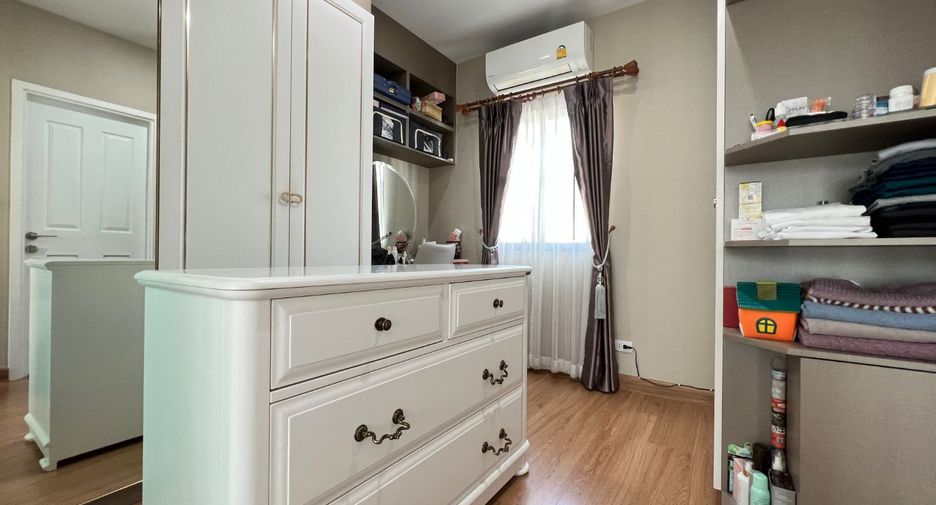 For sale 4 bed house in Pak Kret, Nonthaburi