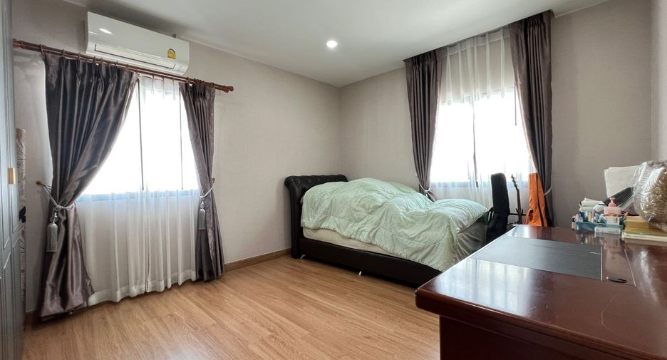 For sale 4 bed house in Pak Kret, Nonthaburi