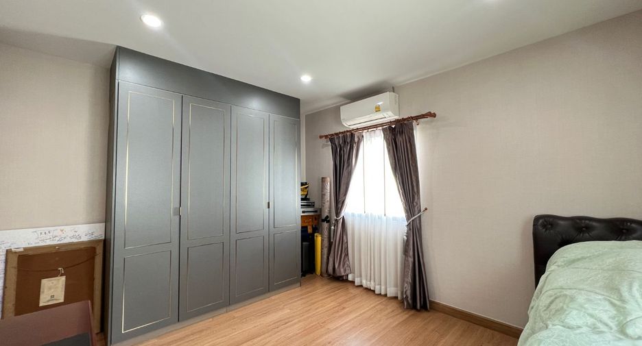 For sale 4 bed house in Pak Kret, Nonthaburi