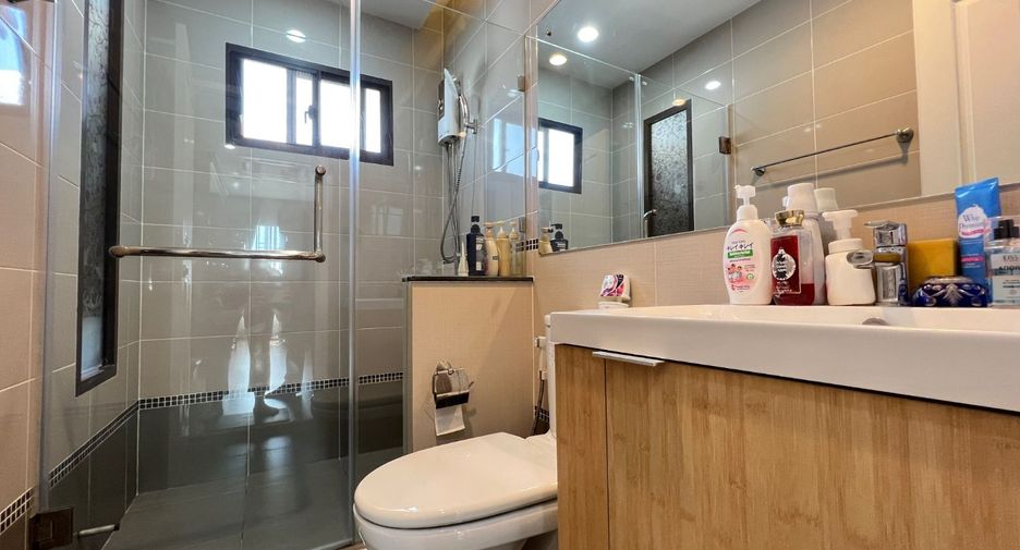 For sale 4 bed house in Pak Kret, Nonthaburi