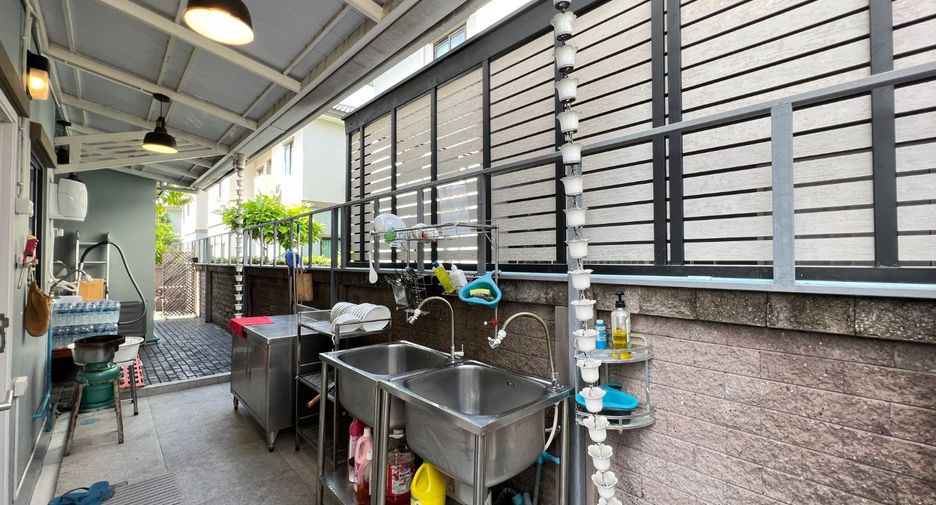 For sale 4 bed house in Pak Kret, Nonthaburi