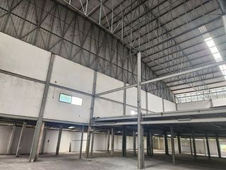 For rent 4 Beds warehouse in Mueang Samut Sakhon, Samut Sakhon