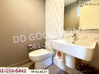 Casa adosada en venta de 2 habitaciones en Krathum Baen, Samut Sakhon