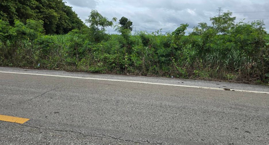 Terreno en venta en Mueang Uttaradit, Uttaradit