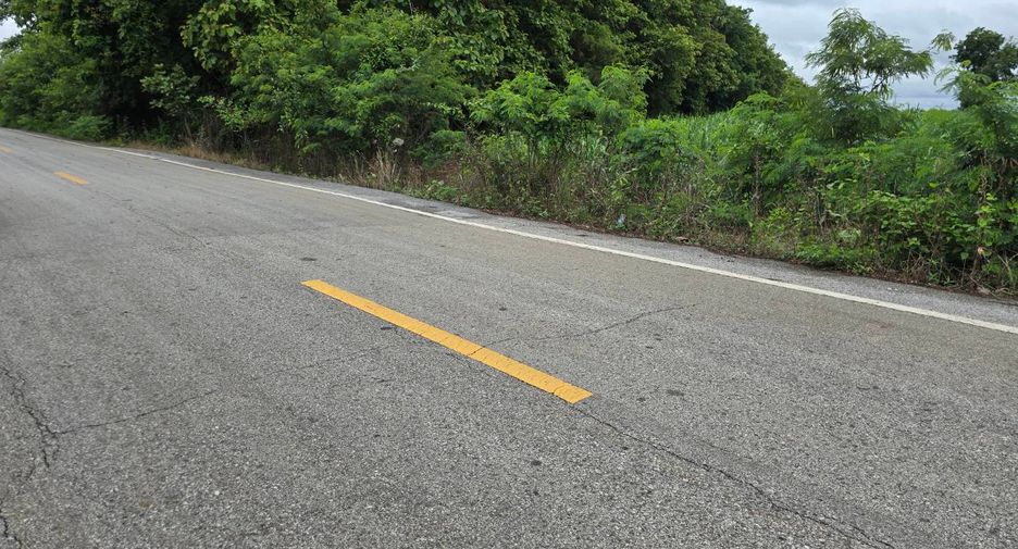 Terreno en venta en Mueang Uttaradit, Uttaradit