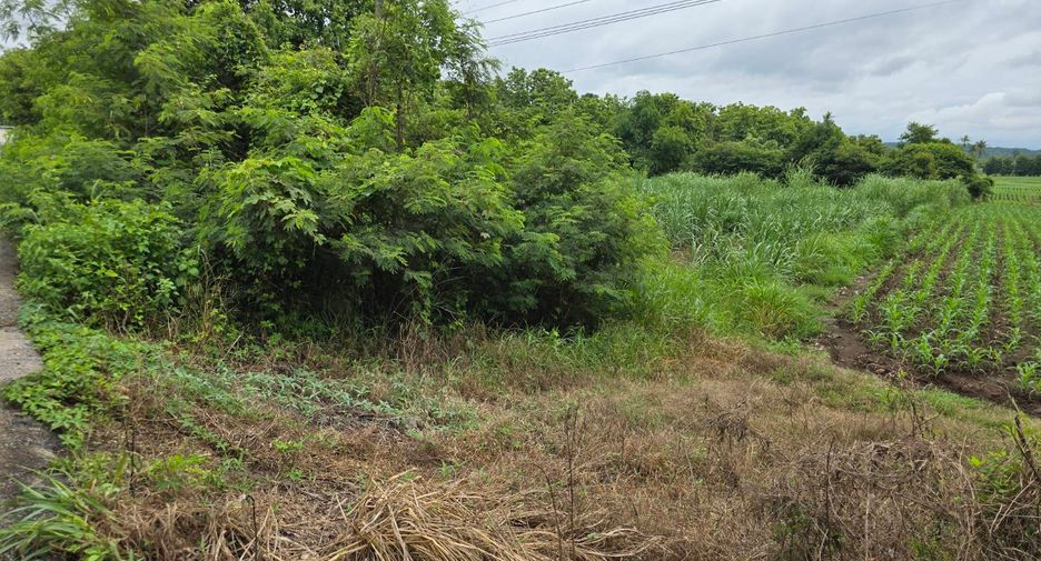 Terreno en venta en Mueang Uttaradit, Uttaradit