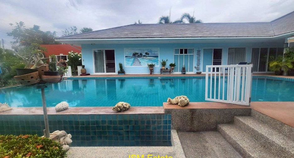 For sale 4 bedrooms house in Hua Hin, Prachuap Khiri Khan