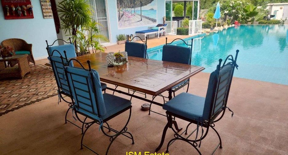 For sale 4 bedrooms house in Hua Hin, Prachuap Khiri Khan
