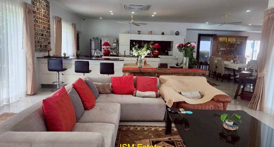For sale 4 bedrooms house in Hua Hin, Prachuap Khiri Khan