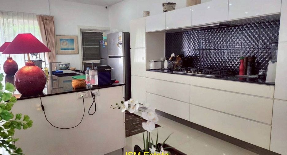 For sale 4 bedrooms house in Hua Hin, Prachuap Khiri Khan