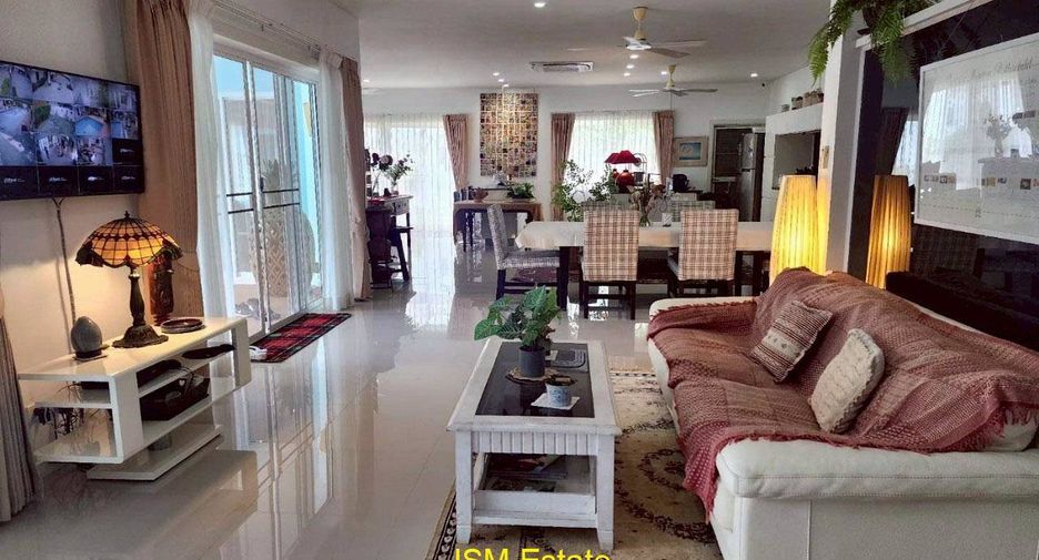 For sale 4 bedrooms house in Hua Hin, Prachuap Khiri Khan