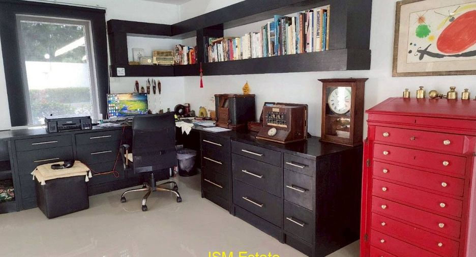 For sale 4 bedrooms house in Hua Hin, Prachuap Khiri Khan