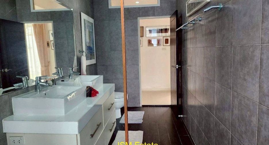 For sale 4 bedrooms house in Hua Hin, Prachuap Khiri Khan