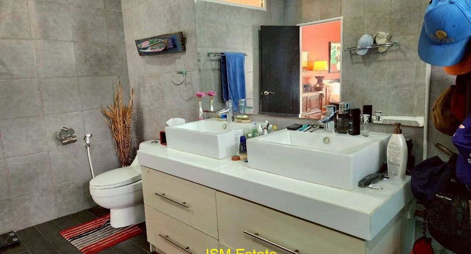 For sale 4 bedrooms house in Hua Hin, Prachuap Khiri Khan