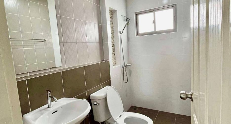 For rent 3 bedrooms house in Si Racha, Chonburi