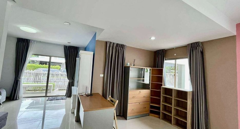 For rent 3 bedrooms house in Si Racha, Chonburi