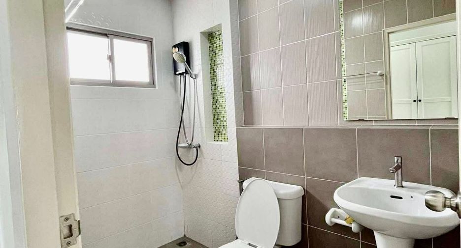 For rent 3 bedrooms house in Si Racha, Chonburi