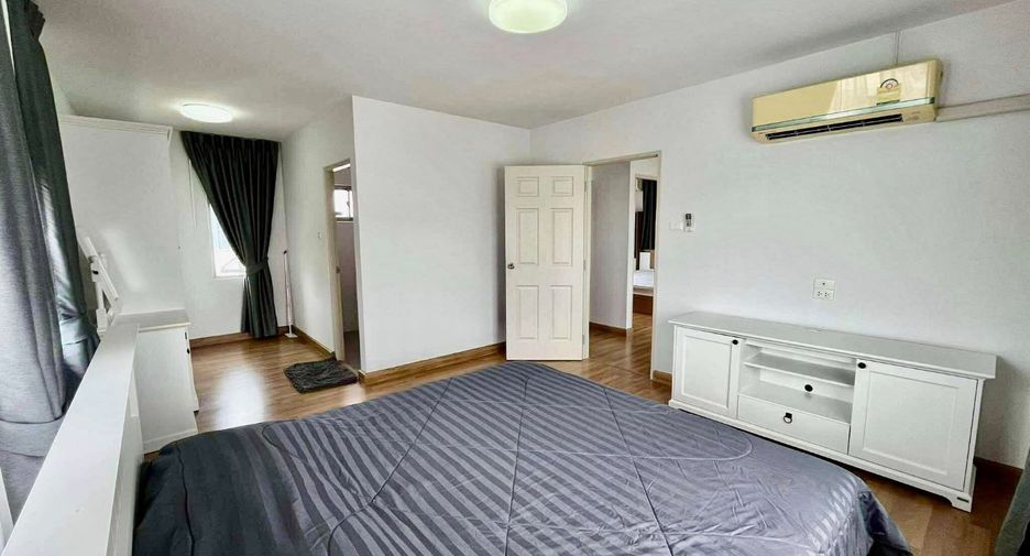 For rent 3 bedrooms house in Si Racha, Chonburi