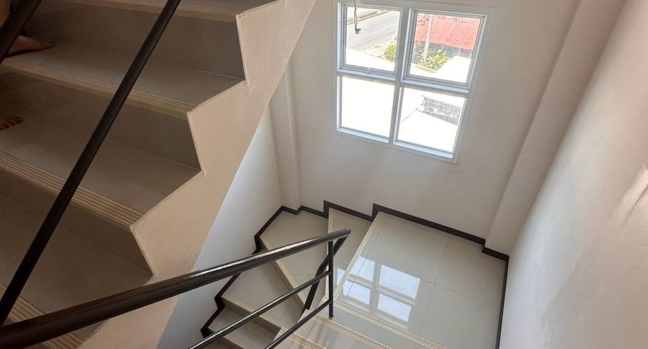 Продажа 6 спальни торговое помещение в Si Racha, Чонбури