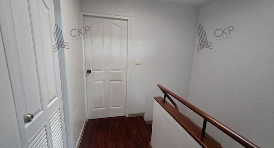 For sale 4 bedrooms townhouse in Chatuchak, Bangkok