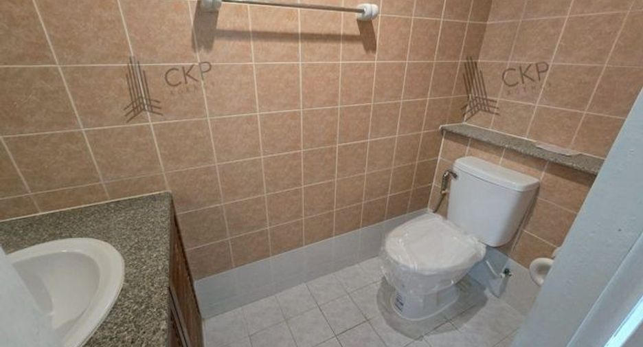 For sale 4 bedrooms townhouse in Chatuchak, Bangkok