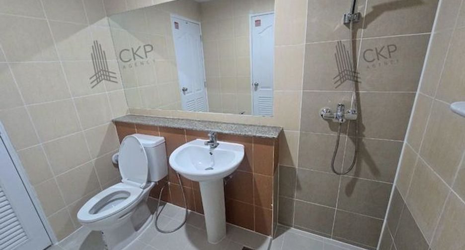 For sale 4 bedrooms townhouse in Chatuchak, Bangkok