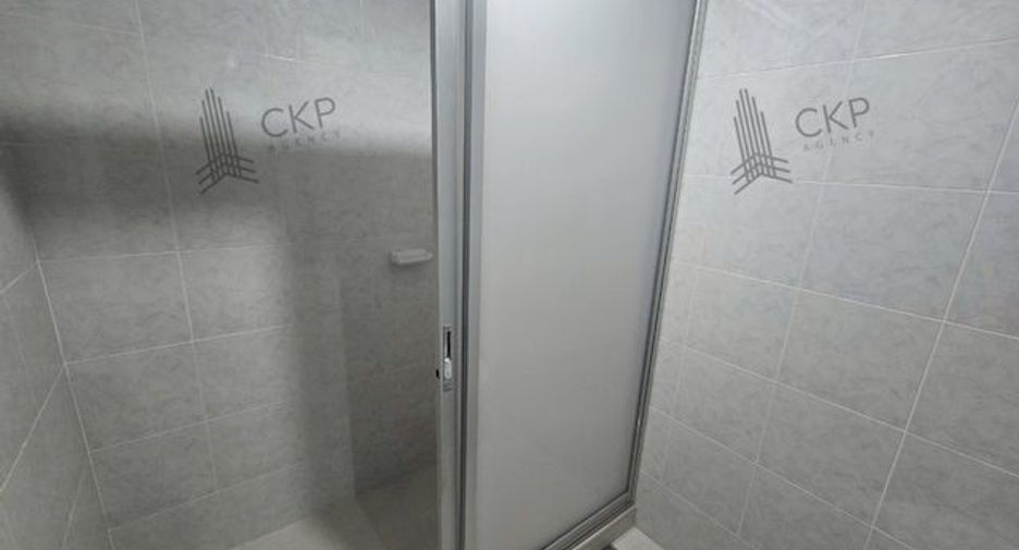 For sale 4 bedrooms townhouse in Chatuchak, Bangkok