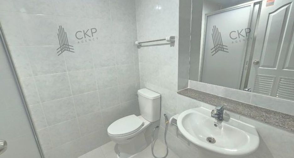 For sale 4 bedrooms townhouse in Chatuchak, Bangkok