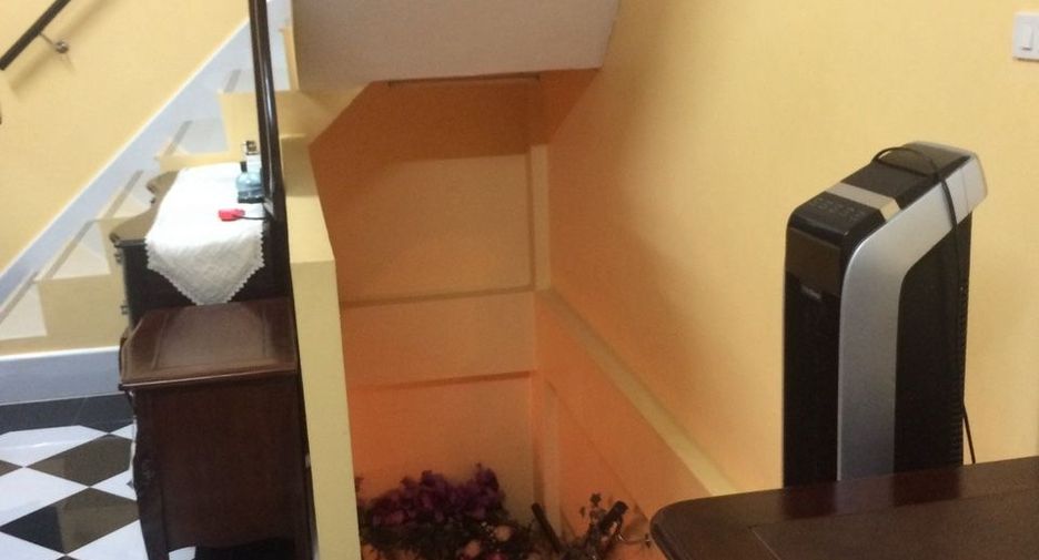 For rent retail Space in Khlong Toei, Bangkok