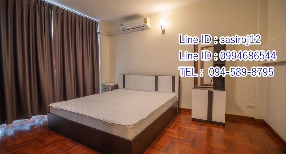 Reihenhaus zur Miete mit 5 Zimmer in Watthana, Bangkok