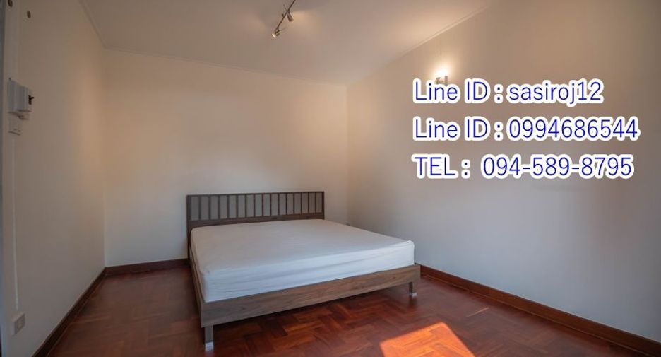 Reihenhaus zur Miete mit 5 Zimmer in Watthana, Bangkok